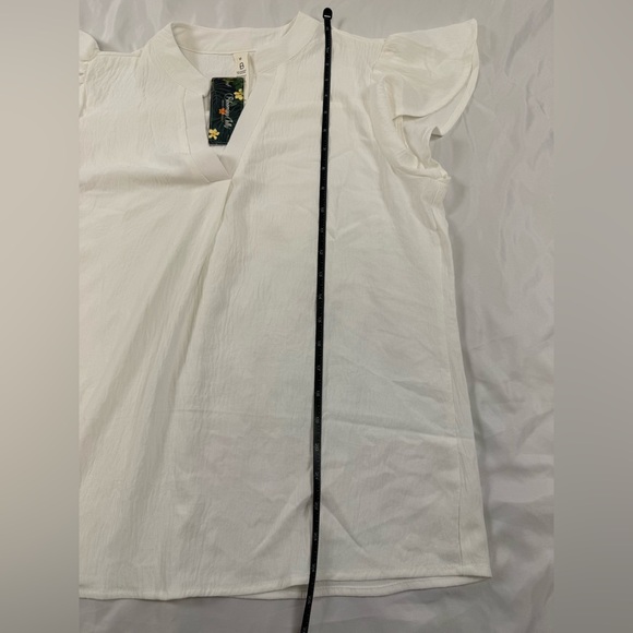 Elegant White Ruffle Sleeve Blouse - Picture 9 of 12